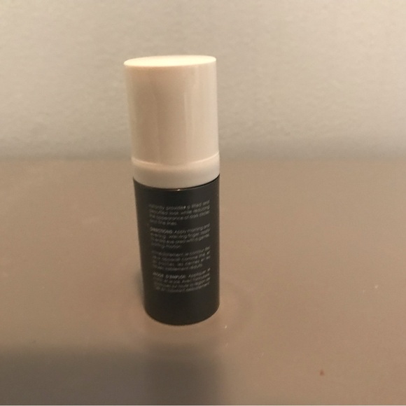 Sunday Riley Auto Correct Brightening Eye Cream - Black and White - Picture 2 of 2